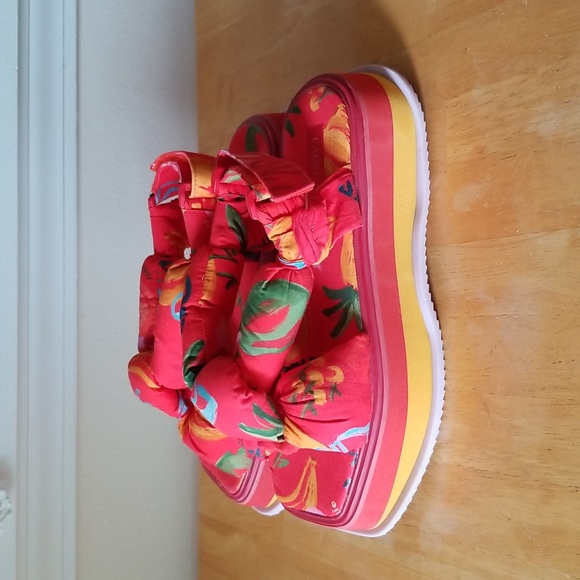 NEW FARM Rio Fruit Print Puffy Platform Sandals - Picture 4 of 12